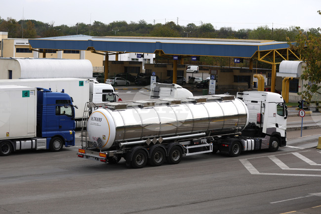 Износът на стоки от България за ЕС намалява с 2,6 на сто през периода януари - октомври 2024 г., а вносът - с 4,5 на сто, по данни на НСИ 