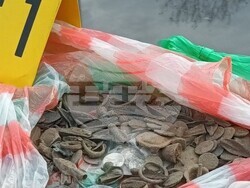 Трима са задържани в момент на покупко-продажба на предмети с културно-историческа стойност 