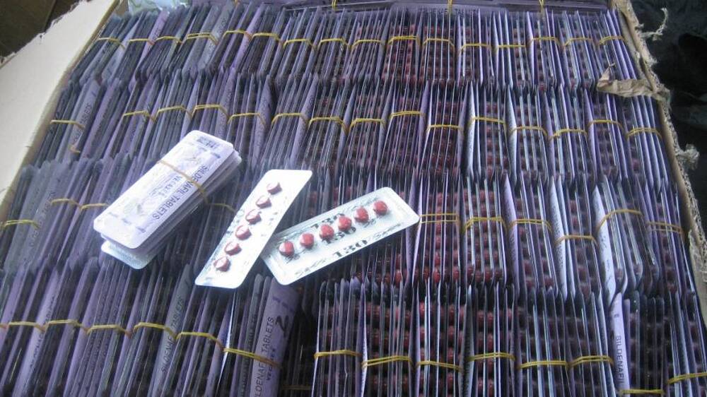 Агенция „Митници“: Контрабандни сексуални стимуланти, парфюми и дрехи бяха задържани в района на Дунав мост - Русе