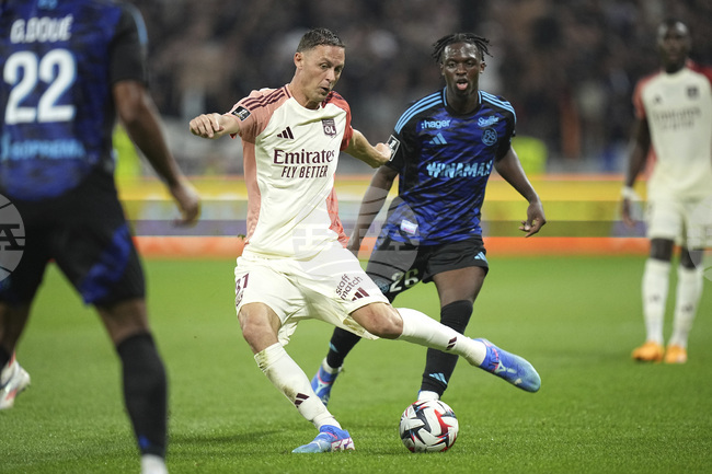 Неманя Матич подписа със Сасуоло