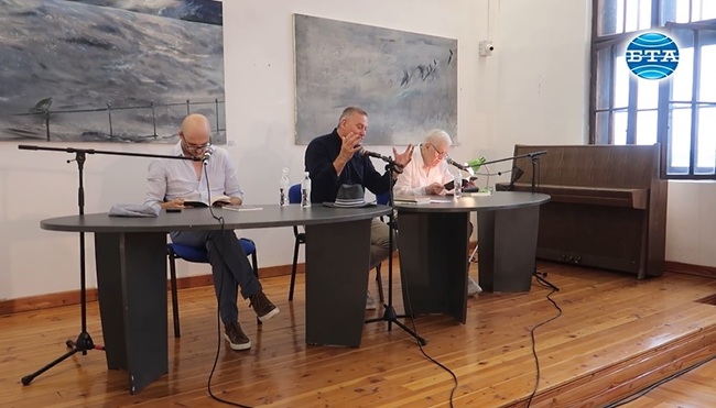 Книгите „Детелина на хаоса“ и „Антология на българския символизъм“ на Иван Теофилов бяха представени на „Аполония“