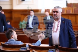 Парламент - извънредно заседание