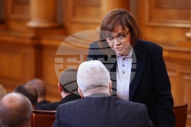 Парламент - извънредно заседание - Корнелия Нинова