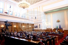 Парламент - извънредно заседание