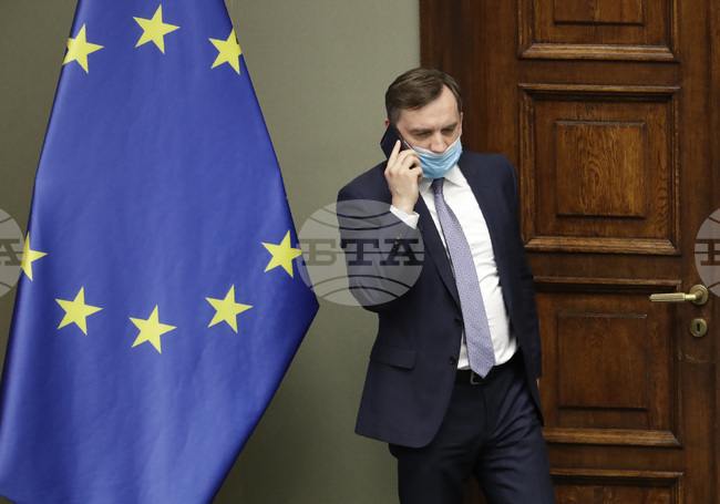 Полша иска европейска заповед за арест за бившия министър на правосъдието Збигнев Жобро
