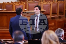 Парламент - извънредно заседание