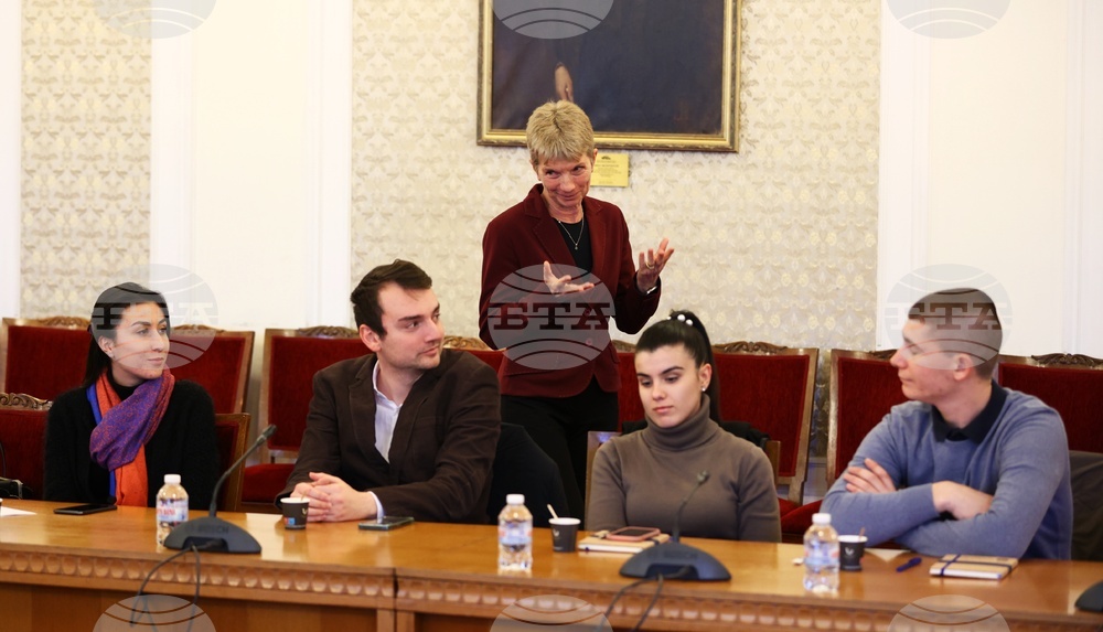 Парламент - Даниела Дашева - студентски съвети - среща