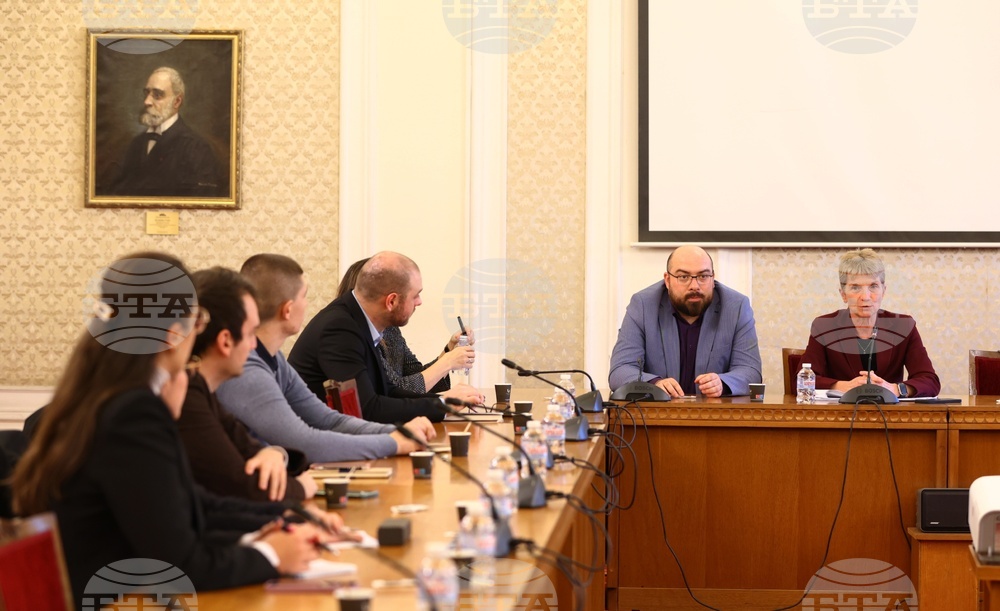 Парламент - Даниела Дашева - студентски съвети - среща