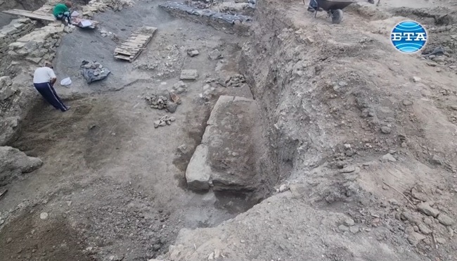 Археолозите откриха част от нимфеум при разкопките на Акве Калиде в Бургас