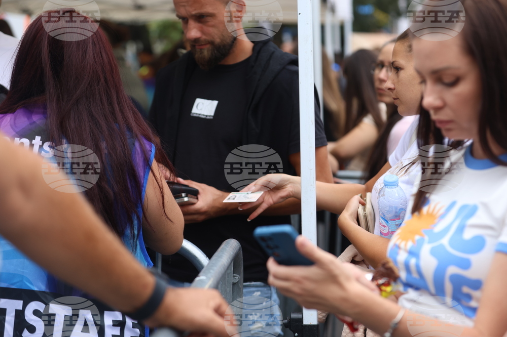 Концерт на Ед Шийран - фенове - пропускателен режим