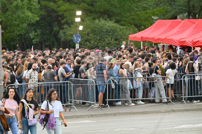 Концерт на Ед Шийран - фенове - пропускателен режим
