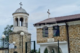 Лозница - храм - обновен