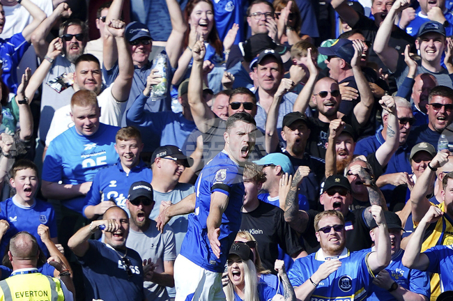 Защитникът Майкъл Кийн ще напусне Евертън след края на сезона, съобщава Daily Mail