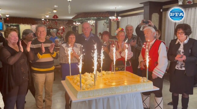 Почти сто двойки от община Казанлък отбелязаха заедно своята Златна сватба и подновиха брачните си обещания