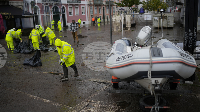 Бурята "Кристин" взе на най-малко четири жертви в Португалия