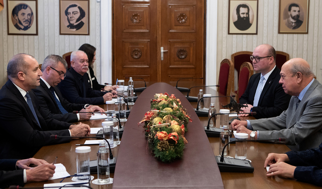 Румен Радев изрази очакване пред представители на „Локхийд Мартин“, че изтребителите F-16 Block 70 ще бъдат доставени в срок