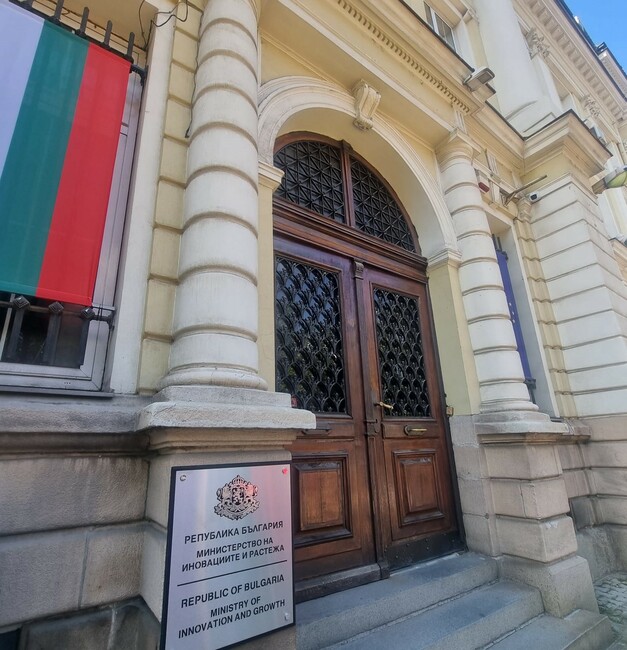 МИР стартира общественото обсъждане на процедурата за фотоволтаици и батерии за бизнеса