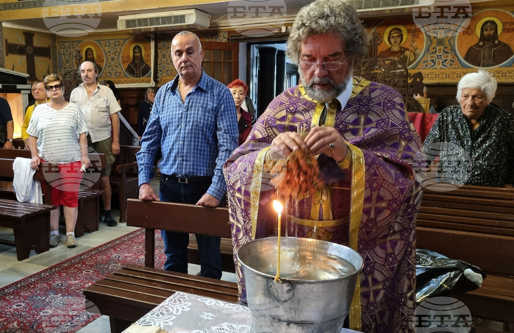 Търговище - неделна служба - ставрофорен иконом Славчо Проданов