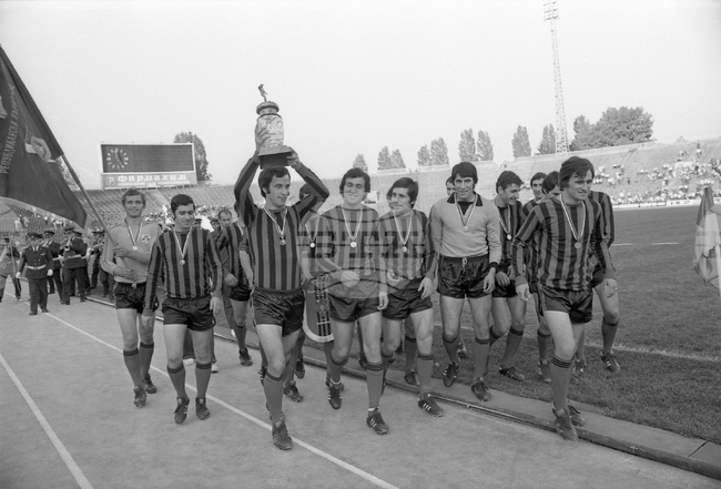 Футболен клуб "Локомотив" (София)