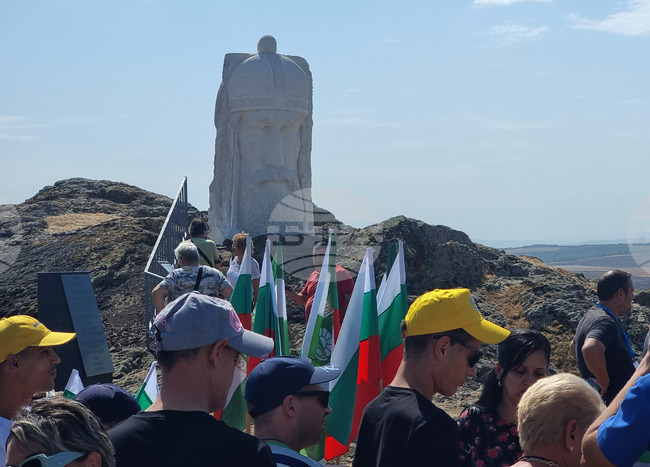 Камено - Паметник на цар Иван Александър - откриване