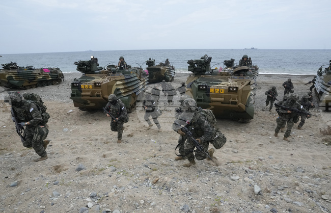 Армията на Южна Корея се е свила с 20% за 6 години на фона на намаляващото мъжко население