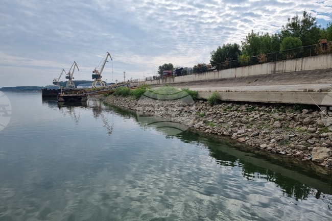 Лом - река Дунав - ниско ниво