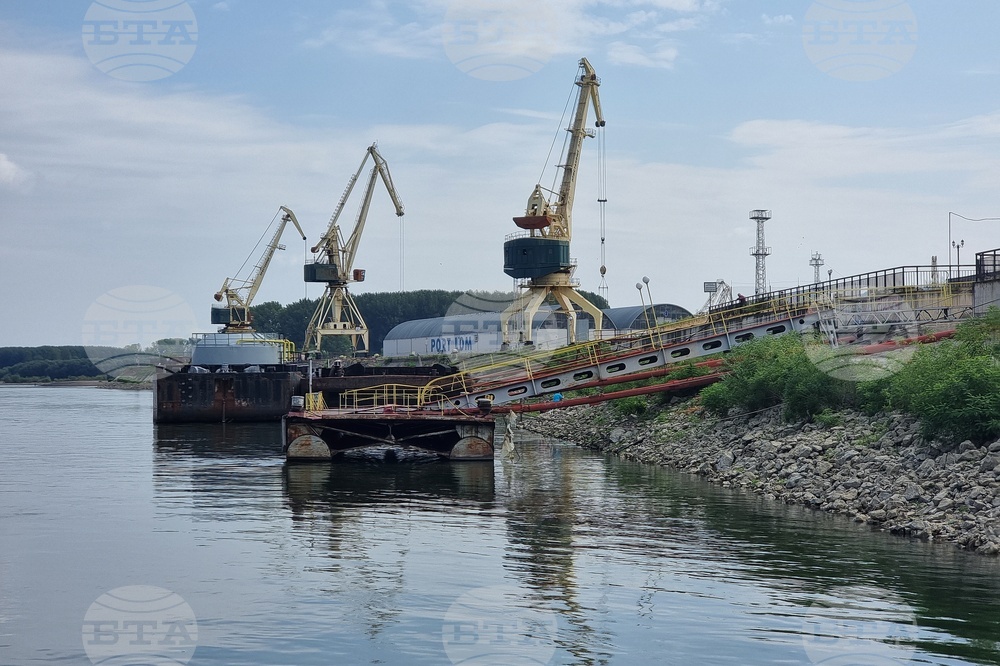 Лом - река Дунав - ниско ниво