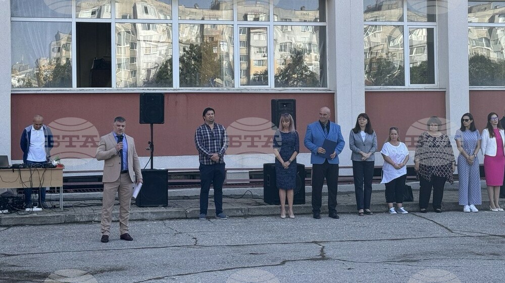 Община Русе: Заместник-кметът Борислав Рачев уважи откриването на учебната година в Спортното училище