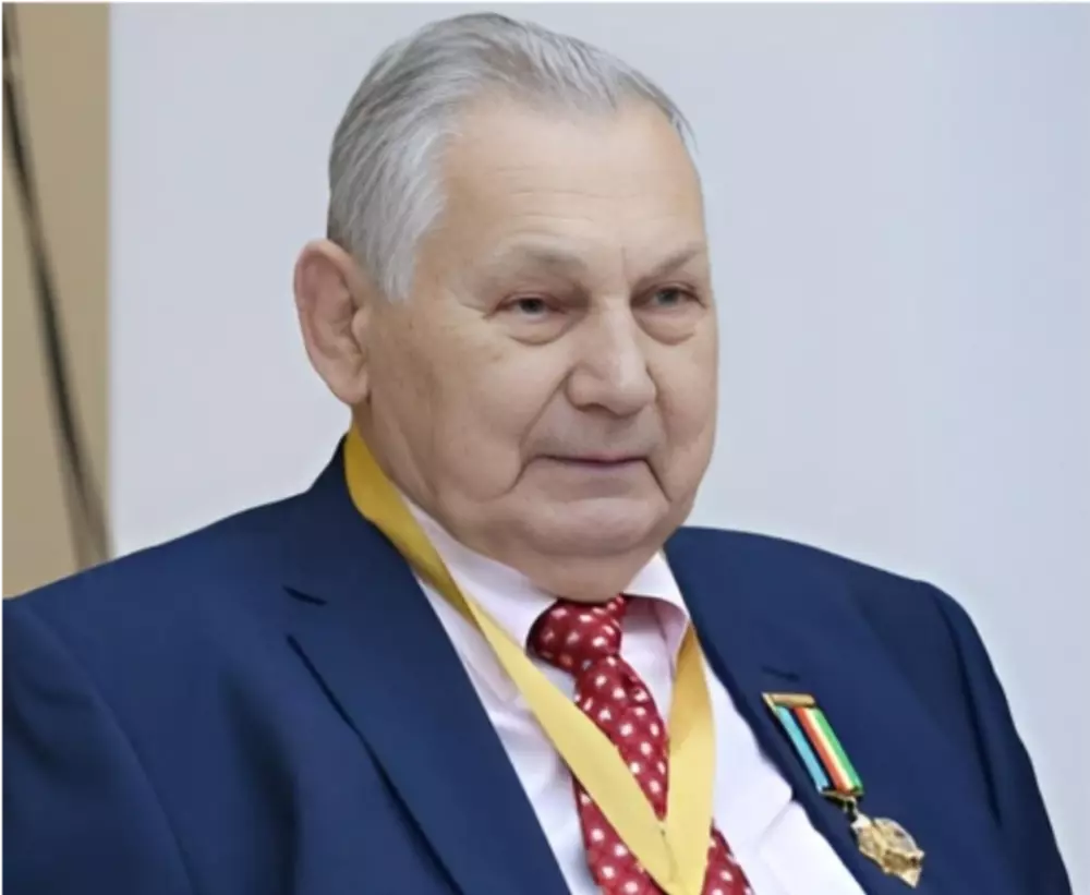 На 87-годишна възраст почита трикратният олимпийски шампион по борба Александър Медвед