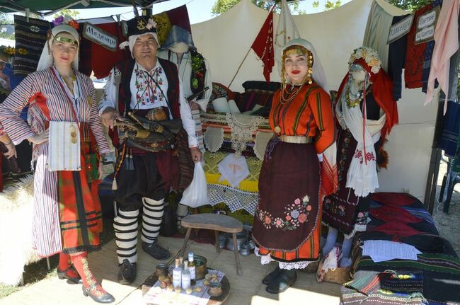 Фестивалът „На хармана“ в Харманли събира за шести път ценители на българските фолклорни традиции, бит и култура