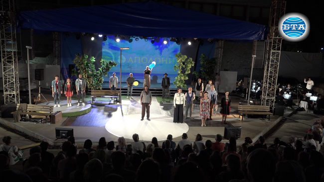 Мюзикълът „Здравей, как си, приятелю“ припомни любими хитове на Стефан Диомов в рамките на „Аполония“