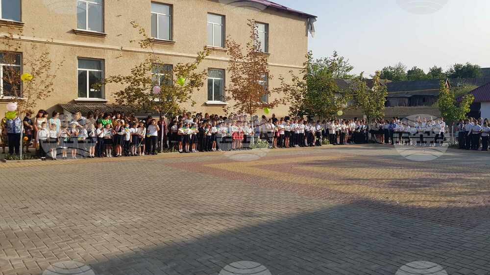 Новата учебна година в Одеска област започна за общо 214 хиляди ученици