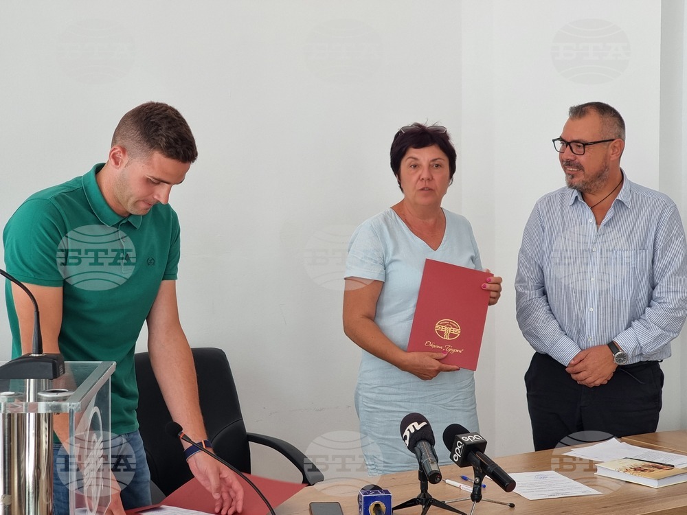 Нови носии ще имат самодейците в пет тунджански села с помощта на инициативата „С Тунджа в сърцето“