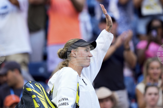 Бившата номер 1 в женския тенис Каролине Возняцки разкри, че очаква третото си дете