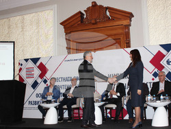 Снимка: НАПОС-РБ - Бургаският парламент е първи в страната с награда  „Добри практики за цялостна отчетност на Общински съвет – Бургас“