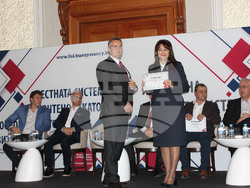 Снимка: НАПОС-РБ - Бургаският парламент е първи в страната с награда  „Добри практики за цялостна отчетност на Общински съвет – Бургас“