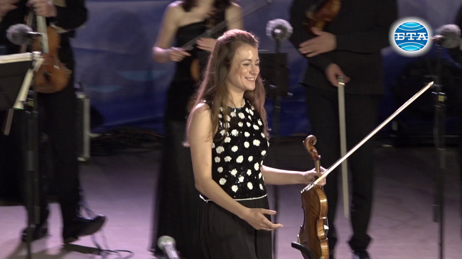 Надявам се скоро да използвам „Гуарнери дел Джезу“ - цигулката, с която е свирила Стойка Миланова, каза пред БТА Лия Петрова