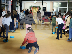 Коледно тържество за децата на служителите от общинска администрация – Ловеч