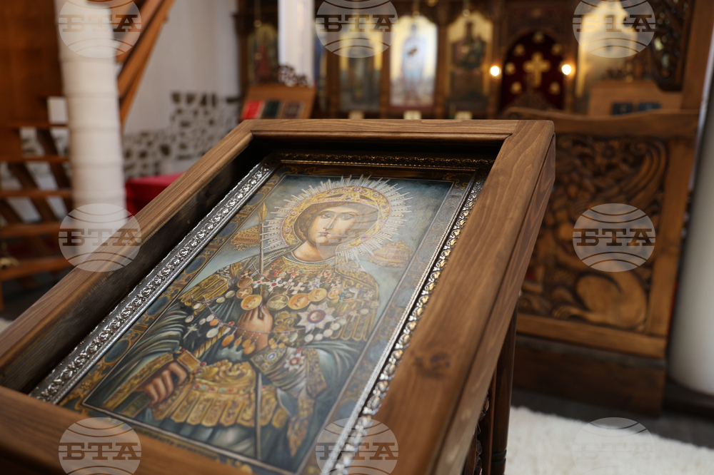 Белица – храм „Свети Георги Победоносец“ – камбанария – първа копка