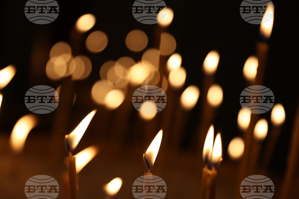 Белица – храм „Свети Георги Победоносец“ – камбанария – първа копка