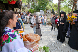 Белица – храм „Свети Георги Победоносец“ – камбанария – първа копка