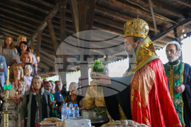 Белица – храм „Свети Георги Победоносец“ – камбанария – първа копка