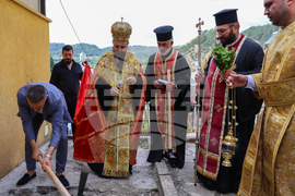 Белица – храм „Свети Георги Победоносец“ – камбанария – първа копка