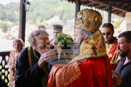 Белица – храм „Свети Георги Победоносец“ – камбанария – първа копка