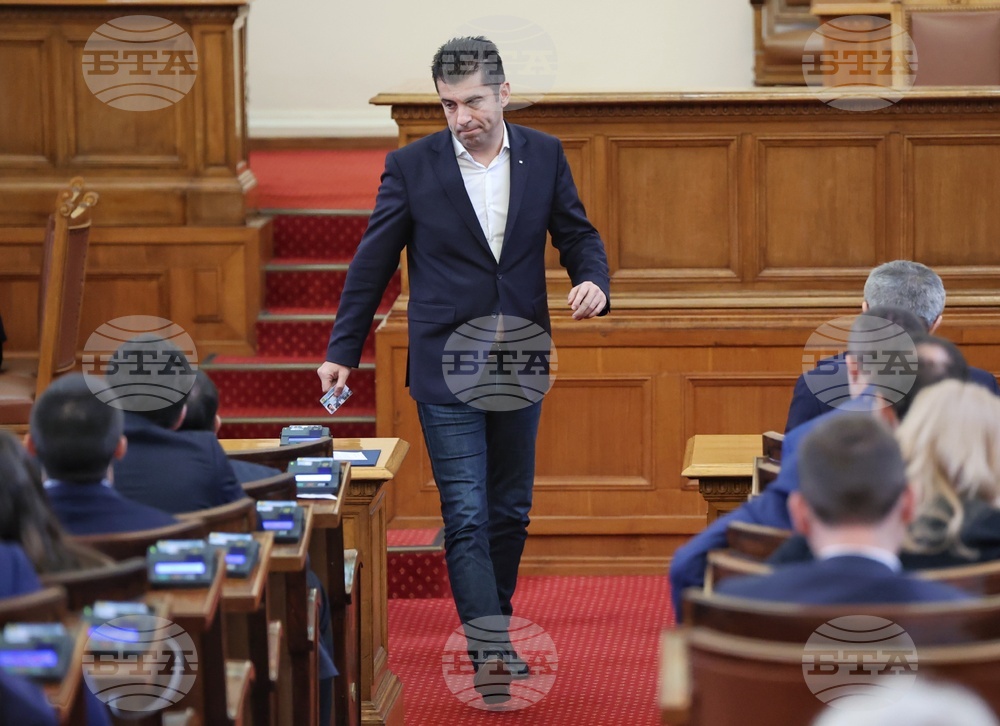 Парламент - проектокабинет - заседание - Кирил Петков