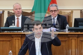 Парламент - проектокабинет - заседание - Кирил Петков