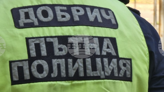 Румънски гражданин е задържан от полицейски служители край село Оброчище, опитал се да ги подкупи