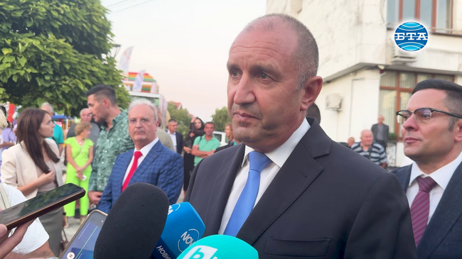 Очаквам ЦИК, правителството и МВР да гарантират, че автентичният глас на българите, а не купеният и корпоративен вот, ще определят нашето бъдеще, каза Румен Радев