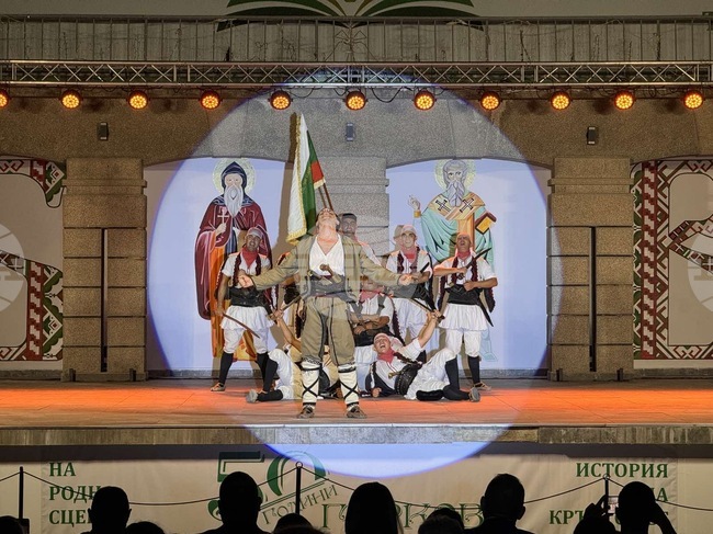 Първият национален пленер "Био рали" на фондация "Артин Азинян" събира изявени фотографи в Гурково за празника на града