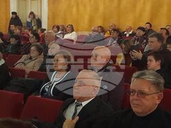 Смесен хор "Панайот Пипков" и хор "Кайлъшко ехо" изнесоха първия коледен концерт в Ловеч